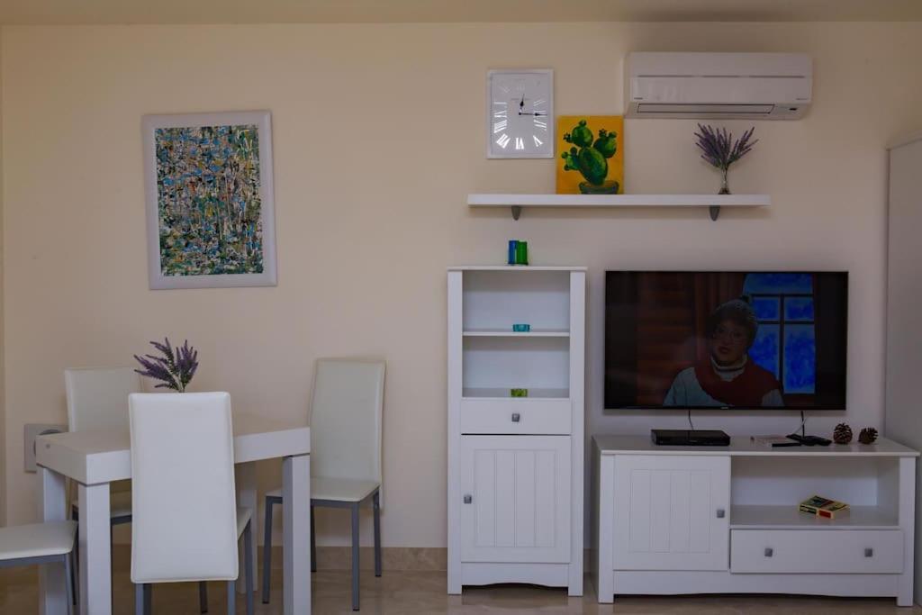 2 Bedrooms Apartment In Magnolia Golf Resort, La Caleta Costa Adeje  Exteriér fotografie