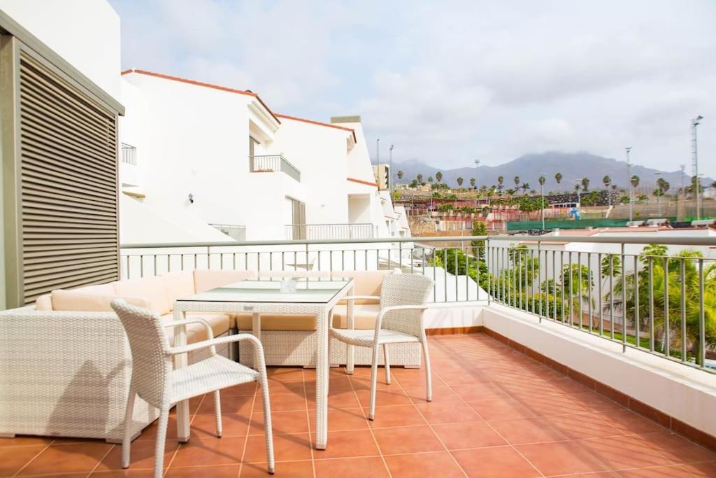 2 Bedrooms Apartment In Magnolia Golf Resort, La Caleta Costa Adeje  Exteriér fotografie